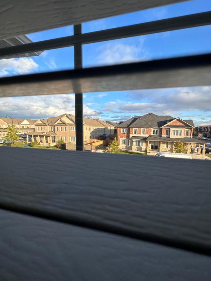 Cmoney Beautiful Home 2 Brampton Dış mekan fotoğraf