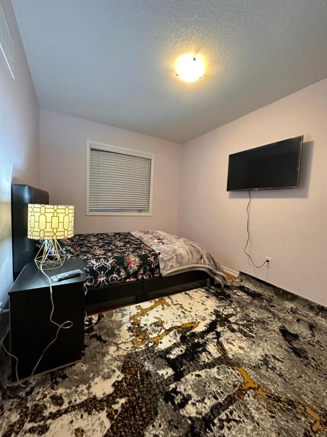 Cmoney Beautiful Home 2 Brampton Dış mekan fotoğraf